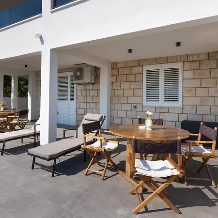 Tomas Ii בית הארחה