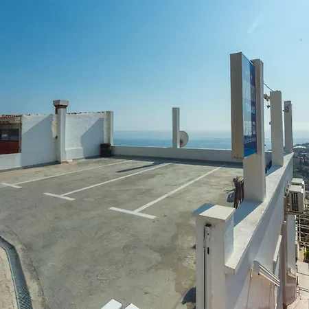 Tomas Ii בית הארחה 3*