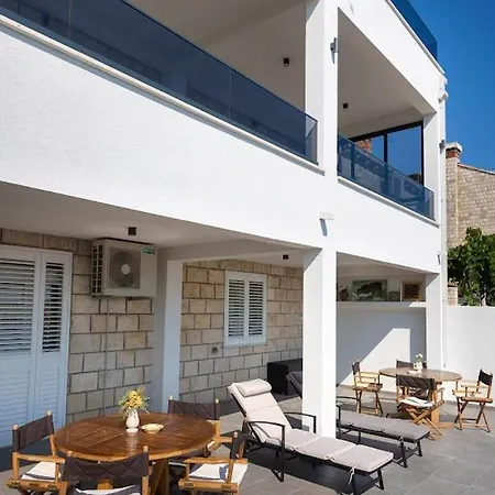 Guest house Tomas Ii 3*